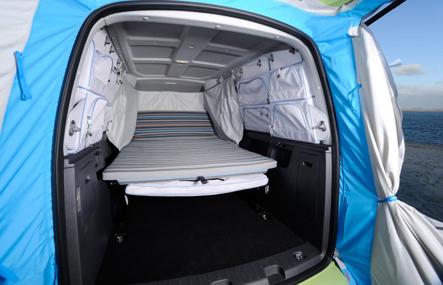  Volkswagen Caddy Camper 2.0 TDi BlueMotion 2013 года  (UK) (фото 2 из 30)
